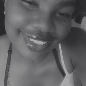 Meet your Posher, Evelyne